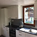 Ferienhaus La Maisonnette : Charmante Maison Independante Salgesch